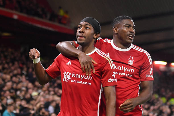 染红风波 染红风波